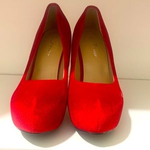 NWOT Tall Red Round Toe Heels